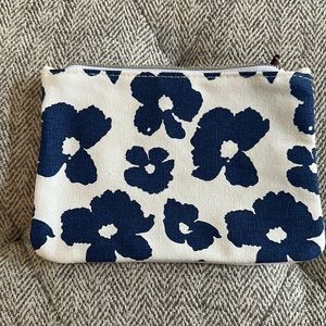 Ipsy cosmetic bag- new- no flaws